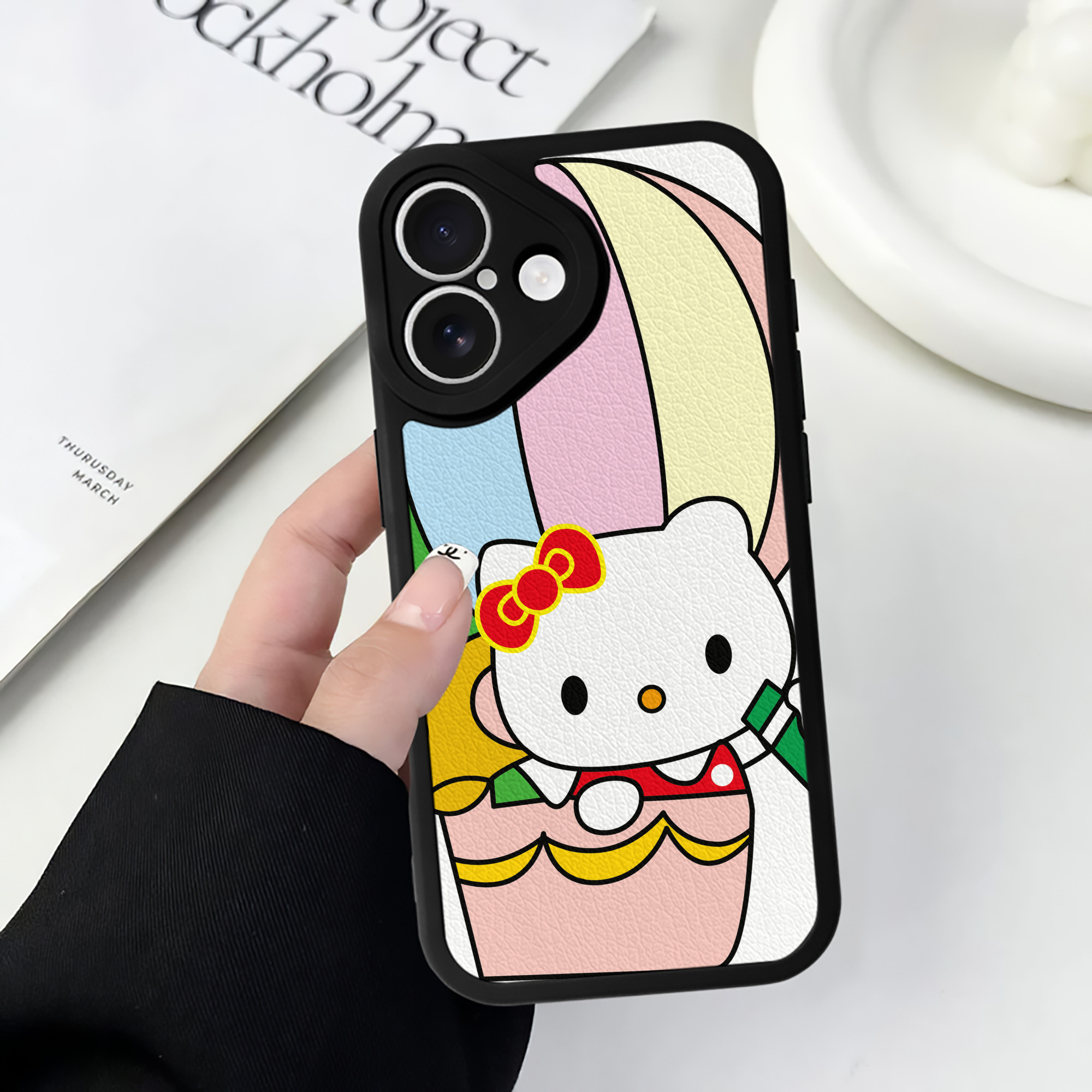 （画像用） Hello Kitty ハローキティ 【iPhone 16シリーズ対応】シリコンスマホケース（レザー調） 材質：シリコン
